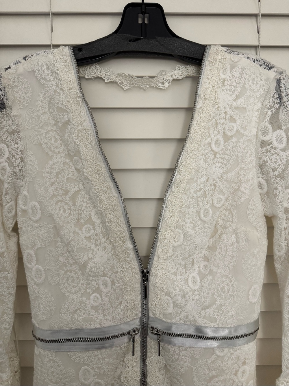 Alexis Parisa Dress White Eden Lace - Picture 8 of 16